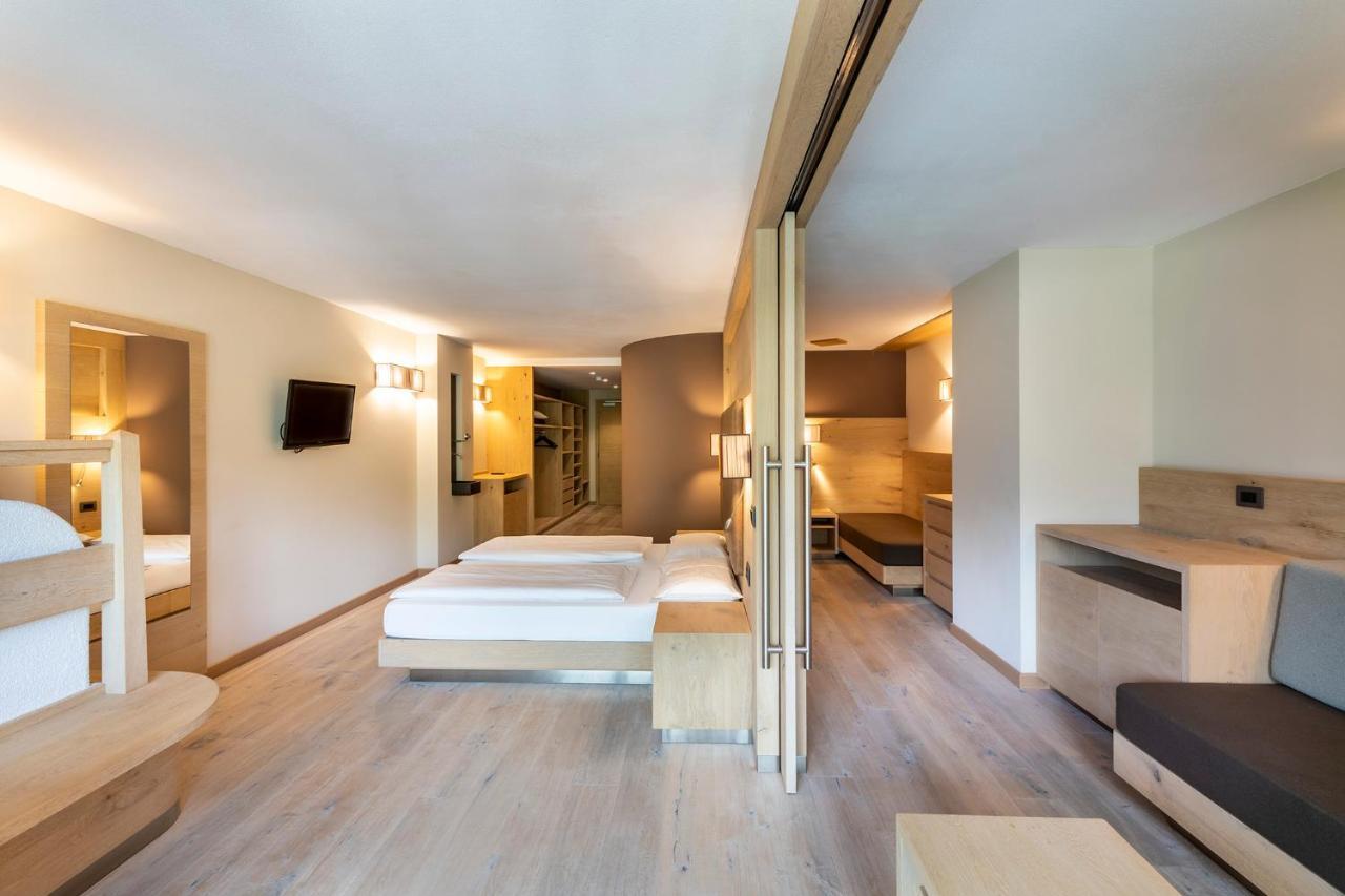Design & Suite Hotel Ciarnadoi Vigo di Fassa Kültér fotó