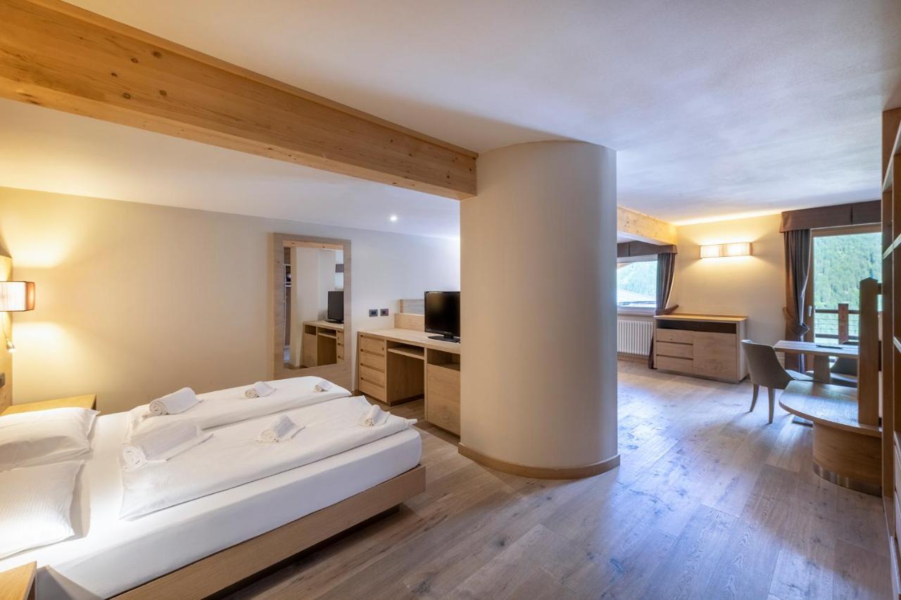 Design & Suite Hotel Ciarnadoi Vigo di Fassa Kültér fotó