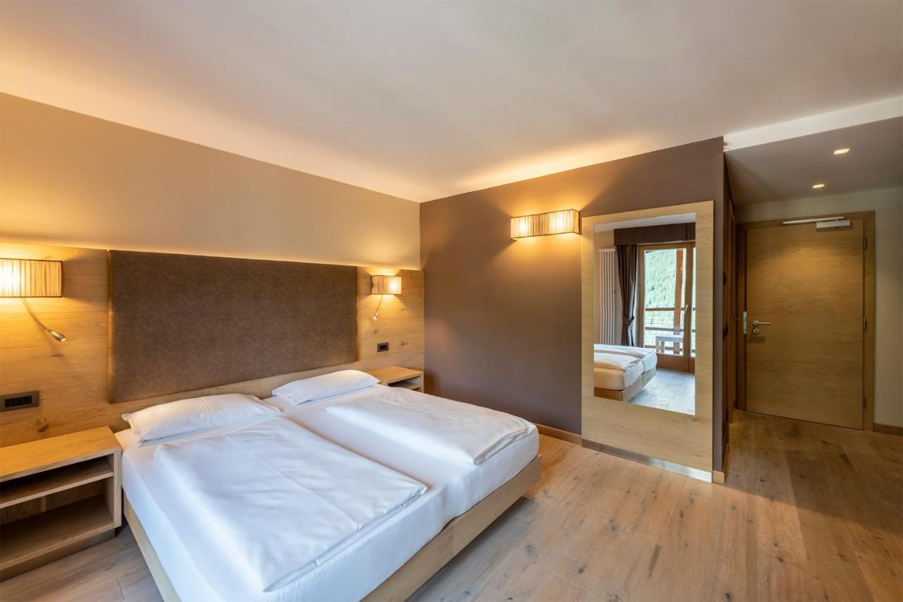 Design & Suite Hotel Ciarnadoi Vigo di Fassa Kültér fotó