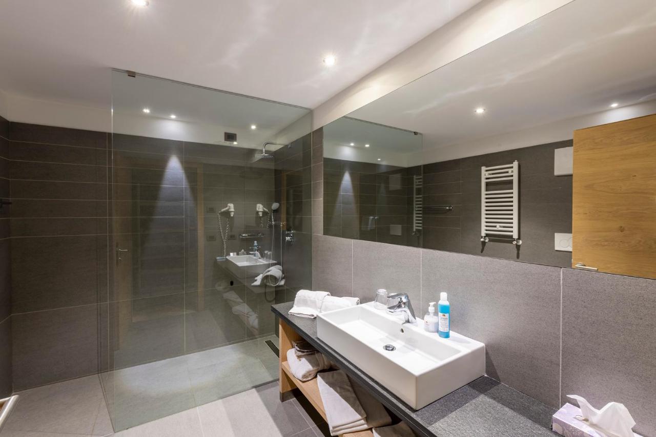 Design & Suite Hotel Ciarnadoi Vigo di Fassa Kültér fotó