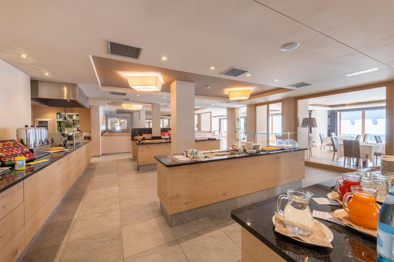 Design & Suite Hotel Ciarnadoi Vigo di Fassa Kültér fotó