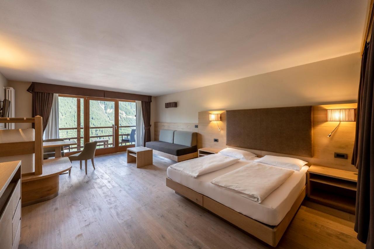 Design & Suite Hotel Ciarnadoi Vigo di Fassa Kültér fotó