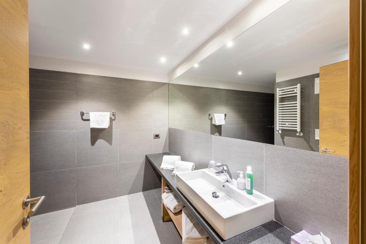 Design & Suite Hotel Ciarnadoi Vigo di Fassa Kültér fotó