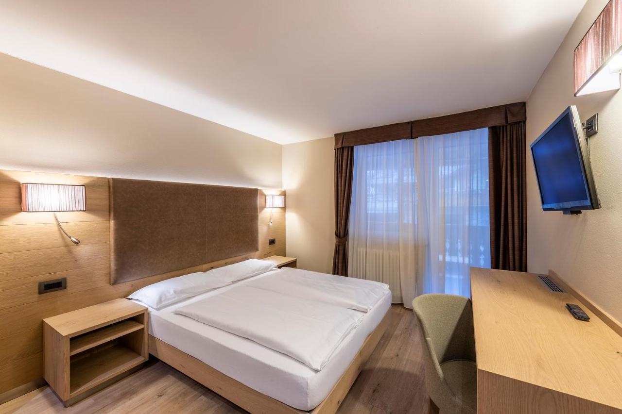 Design & Suite Hotel Ciarnadoi Vigo di Fassa Kültér fotó