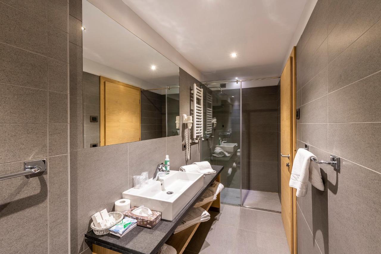 Design & Suite Hotel Ciarnadoi Vigo di Fassa Kültér fotó