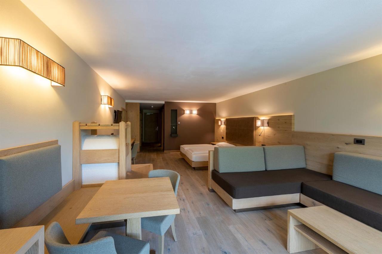 Design & Suite Hotel Ciarnadoi Vigo di Fassa Kültér fotó