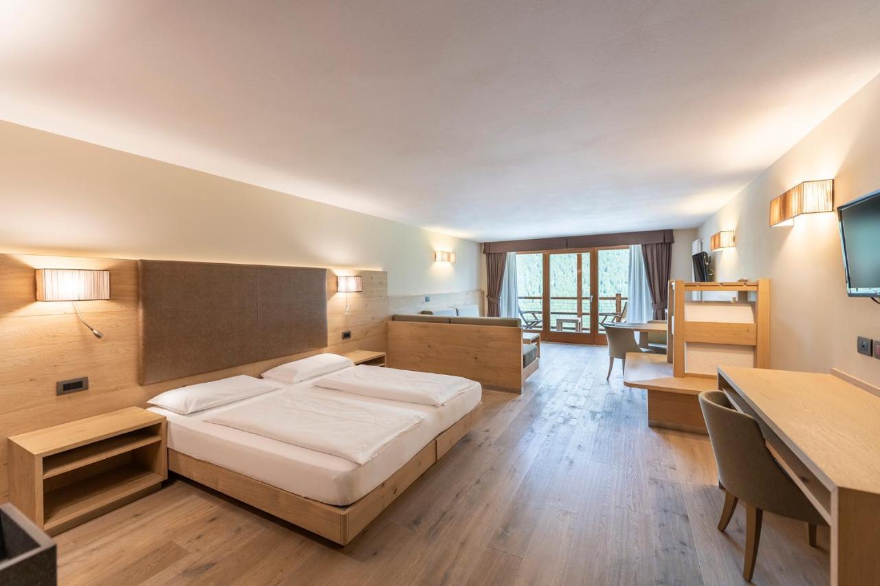 Design & Suite Hotel Ciarnadoi Vigo di Fassa Kültér fotó