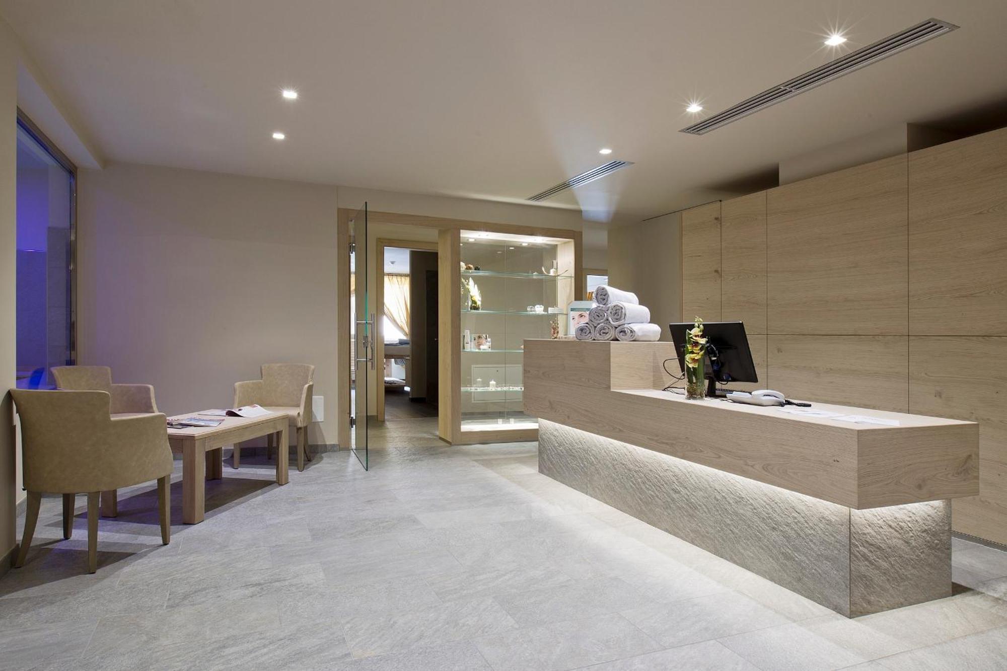 Design & Suite Hotel Ciarnadoi Vigo di Fassa Kültér fotó