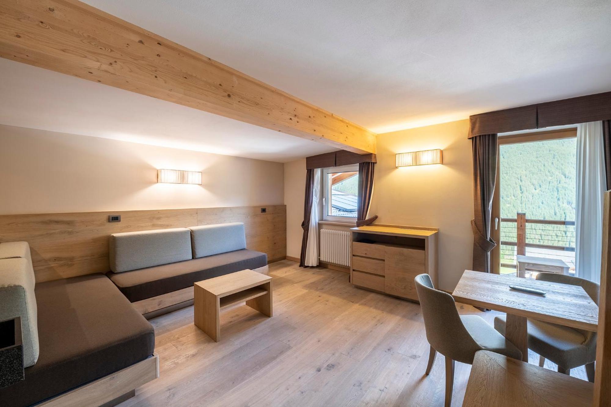 Design & Suite Hotel Ciarnadoi Vigo di Fassa Kültér fotó